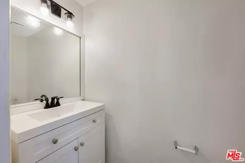 Bath - 5881 Ashley Ct, Chino, CA 91710 photo 6 of 7