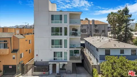 10918 Camarillo St, North Hollywood, CA 91603