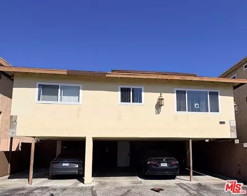 12325 Riverside Dr, Valley Village, CA 91607