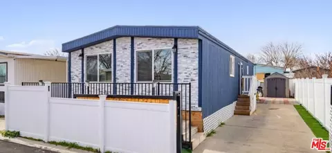 3300 15th St W #383, Rosamond, CA 93560