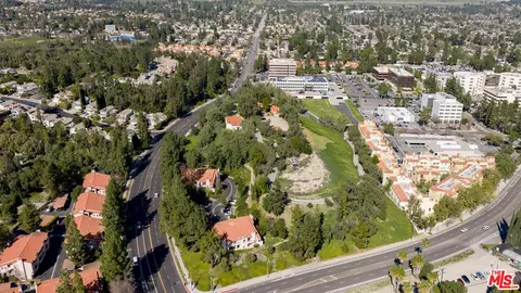 7210 Woodlake Ave, West Hills, CA 91307