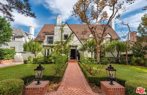 628 N Sierra Dr, Beverly Hills, CA 90210