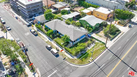 11202 Oxnard St, North Hollywood, CA 91606