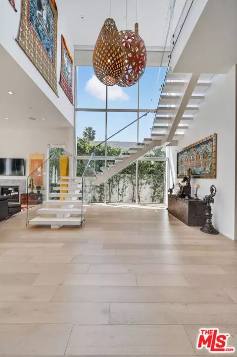 6356 W 5th St, Los Angeles, CA 90048