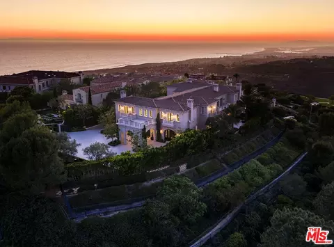 2 Coral Rdg, Newport Coast, CA 92657