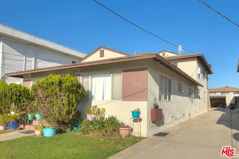 12242 Manor Dr, Hawthorne, CA 90250