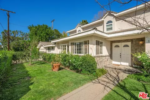 16155 Otsego St, Encino, CA 91436