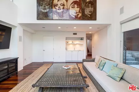 111 Eastwind St, Marina Del Rey, CA 90292