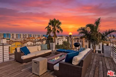 111 Eastwind St, Marina Del Rey, CA 90292