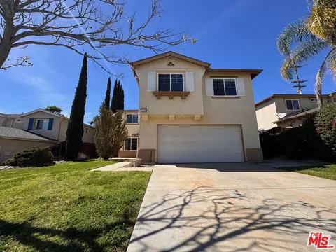Exterior - 113 Gardenside Ct, Fallbrook, CA 92028 photo 2 of 6