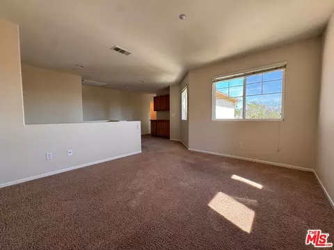 Living - 113 Gardenside Ct, Fallbrook, CA 92028 photo 6 of 8