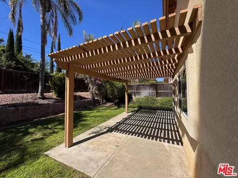 Exterior - 113 Gardenside Ct, Fallbrook, CA 92028 photo 5 of 6
