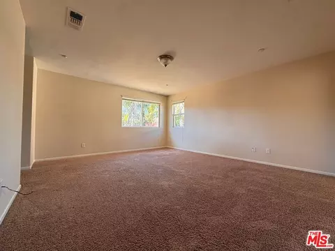Living - 113 Gardenside Ct, Fallbrook, CA 92028 photo 7 of 8