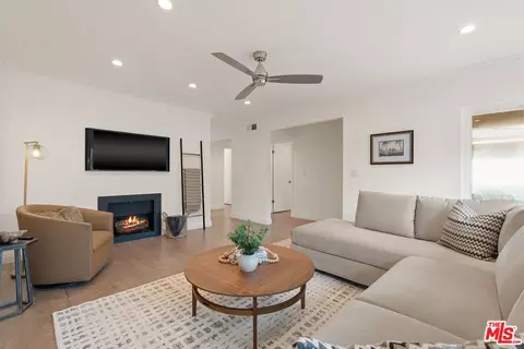 32136 Watergate Rd, Westlake Village, CA 91361