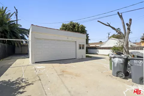 Exterior - 805 S Crane Ave, Compton, CA 90221 photo 4 of 4