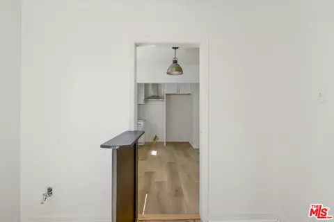 Entry Way - 805 S Crane Ave, Compton, CA 90221 photo 6 of 8
