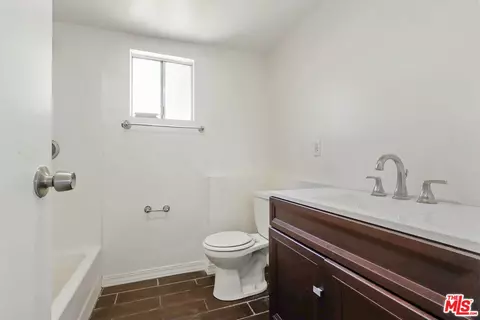 Bath - 805 S Crane Ave, Compton, CA 90221 photo 1 of 2