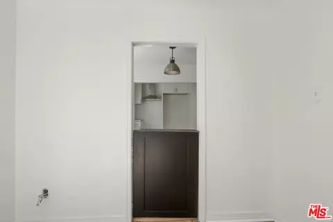 Entry Way - 805 S Crane Ave, Compton, CA 90221 photo 7 of 8