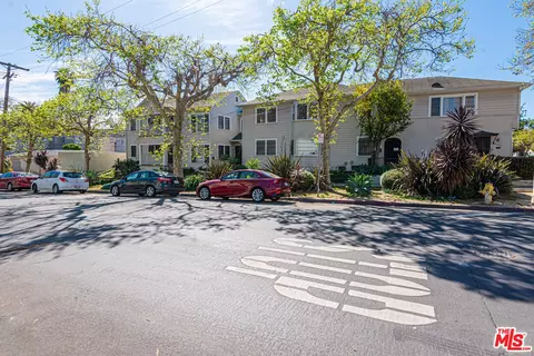 3220 W 2nd St, Los Angeles, CA 90004