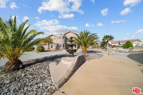 Exterior - 19898 Sunset Ln, Apple Valley, CA 92308 photo 1 of 10