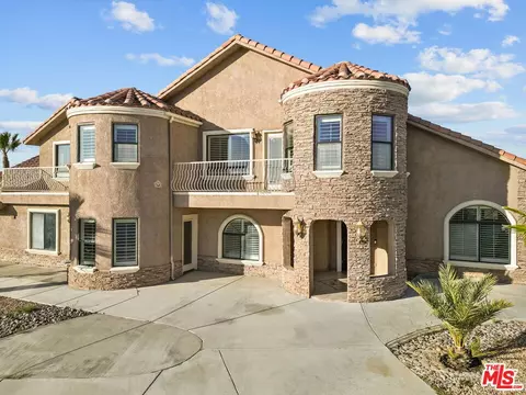 Exterior - 19898 Sunset Ln, Apple Valley, CA 92308 photo 2 of 10