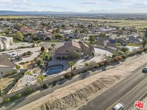 View/Area - 19898 Sunset Ln, Apple Valley, CA 92308 photo 3 of 9
