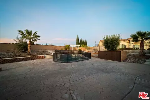 Exterior - 19898 Sunset Ln, Apple Valley, CA 92308 photo 8 of 10