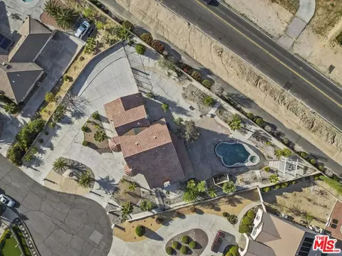 View/Area - 19898 Sunset Ln, Apple Valley, CA 92308 photo 1 of 9
