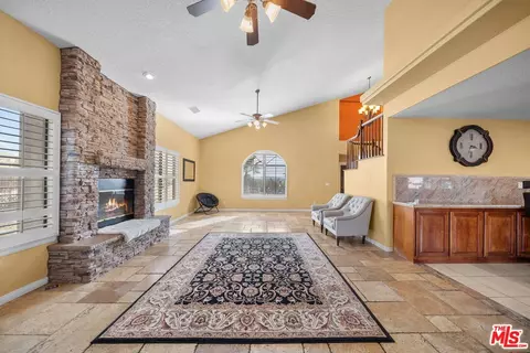 Living - 19898 Sunset Ln, Apple Valley, CA 92308 photo 1 of 7