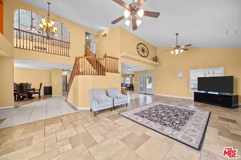 Entry Way - 19898 Sunset Ln, Apple Valley, CA 92308 photo 2 of 4