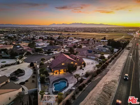 View/Area - 19898 Sunset Ln, Apple Valley, CA 92308 photo 5 of 9