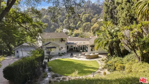 1250 Roscomare Rd, Los Angeles, CA 90077