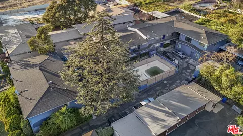 View/Area - 755 E Pine St, Altadena, CA 91001 photo 6 of 7