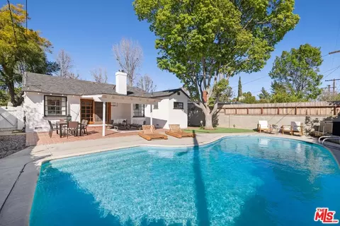 15016 Archwood St, Van Nuys, CA 91405