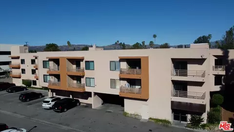 6815 Remmet Ave #215, Canoga Park, CA 91303