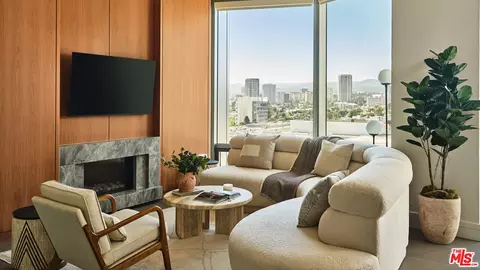 211 W Elm Ct #8E, Los Angeles, CA 90067
