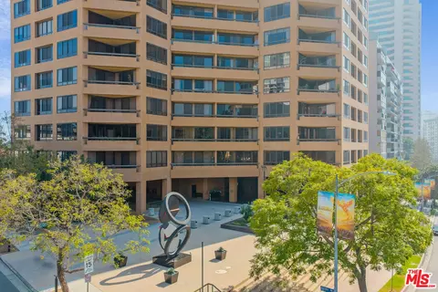 10430 Wilshire Blvd #202, Los Angeles, CA 90024