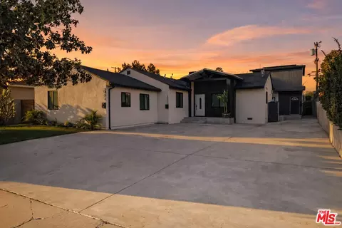 20237 Hartland St, Winnetka, CA 91306