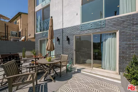 1405 Bates Ave, Los Angeles, CA 90027