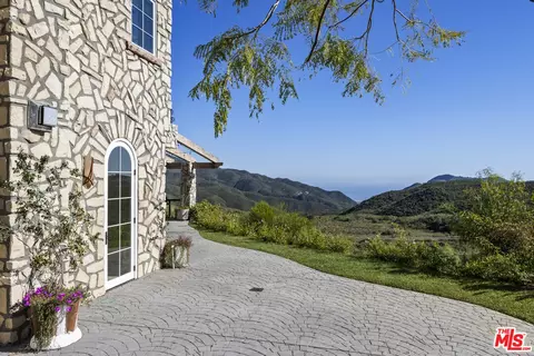 33239 Mulholland Hwy, Malibu, CA 90265