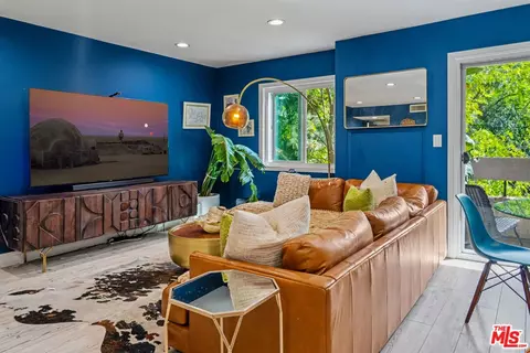 2700 Cahuenga Blvd #1203, Los Angeles, CA 90068