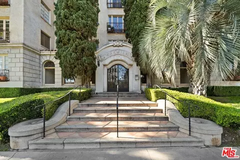109 N Sycamore Ave #202, Los Angeles, CA 90036