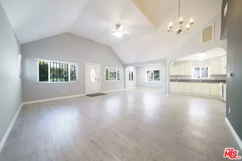 117 S Virgil Ave, Los Angeles, CA 90004