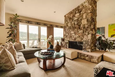 2208 Westridge Rd, Los Angeles, CA 90049