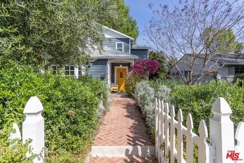 21245 Lopez St, Woodland Hills, CA 91364