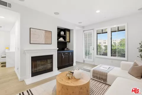 5625 Crescent Park #301, Playa Vista, CA 90094