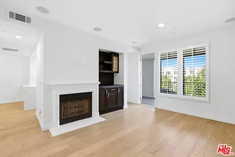 5625 Crescent Park #301, Playa Vista, CA 90094