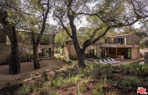 3274 Oakdell Rd, Studio City, CA 91604