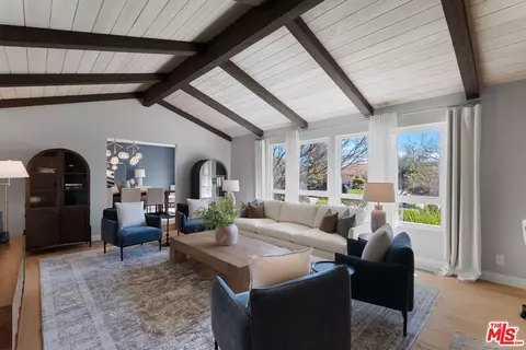 411 Meadowview Dr, La Canada Flintridge, CA 91011