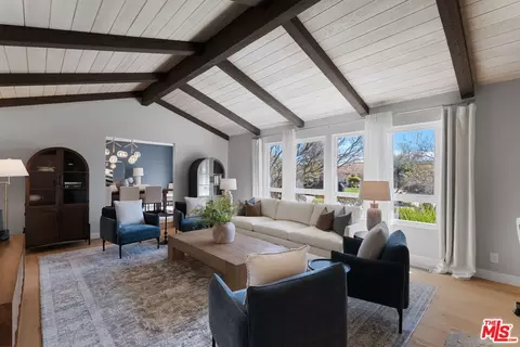 411 Meadowview Dr, La Canada Flintridge, CA 91011